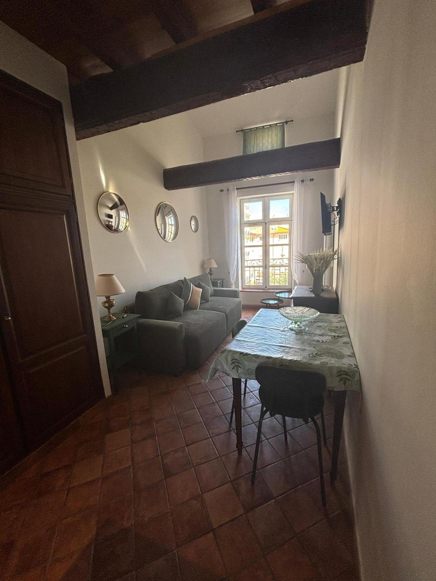 L'Appartement Des Trois Six Beziers Exterior photo